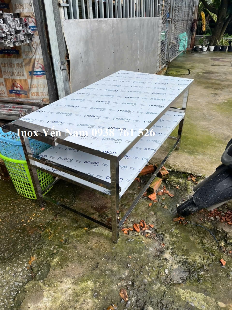 Bàn inox 2 tầng 304 – gọn, bền, đẹp, chuẩn bếp công nghiệp!