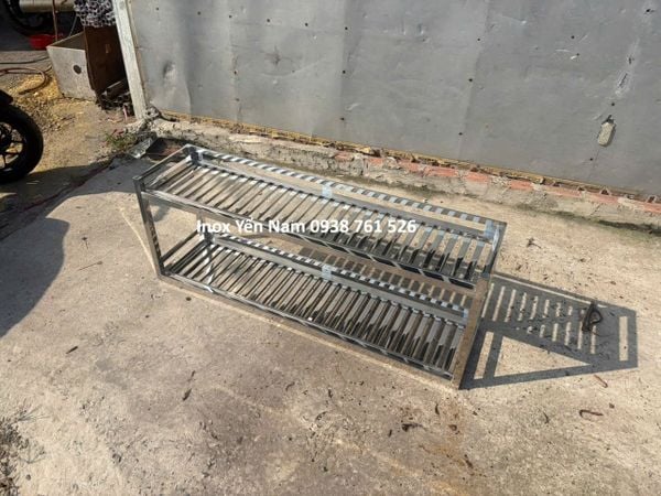 Kệ inox treo tường