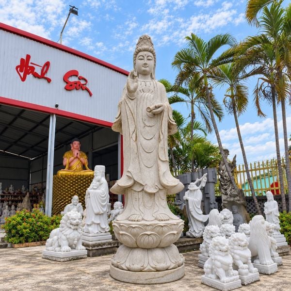 Tượng Phật Bà Quan Âm Granite Nguyên Khối Cao 5 Mét | Ngũ Hành Sơn