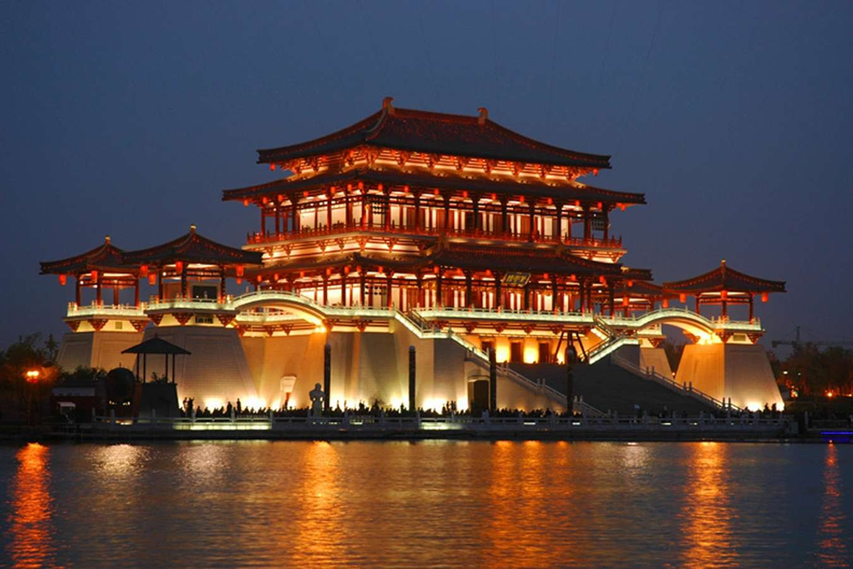 Hành trình du lịch Tây An đưa du khách trở về thời kỳ huy hoàng của các triều đại Trung Hoa với nhiều công trình lịch sử nổi tiếng