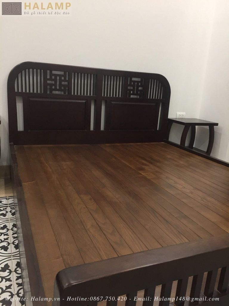 Mẫu giường ngủ gỗ Sồi tự nhiên Halamp 04S