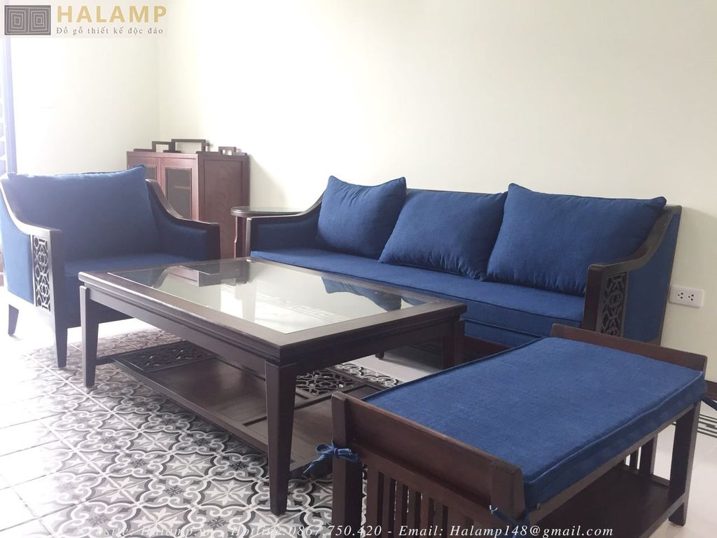 Sofa phong cách indochine kê trong phòng khách