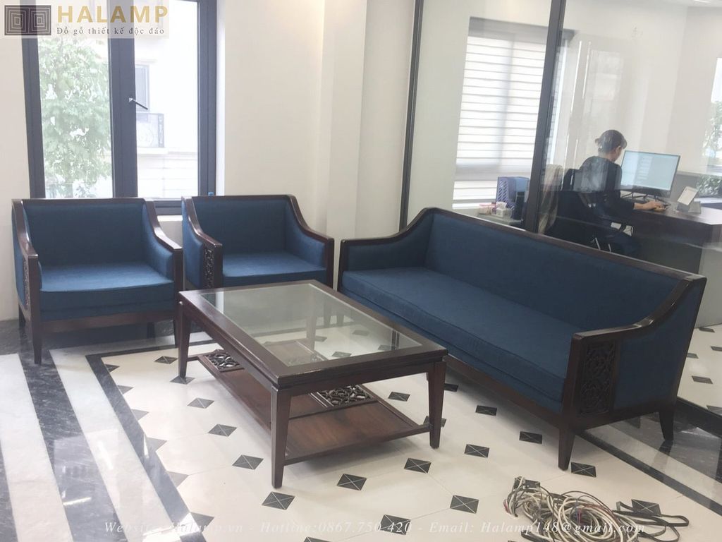 Sofa phong cách indochine kê trong phòng khách