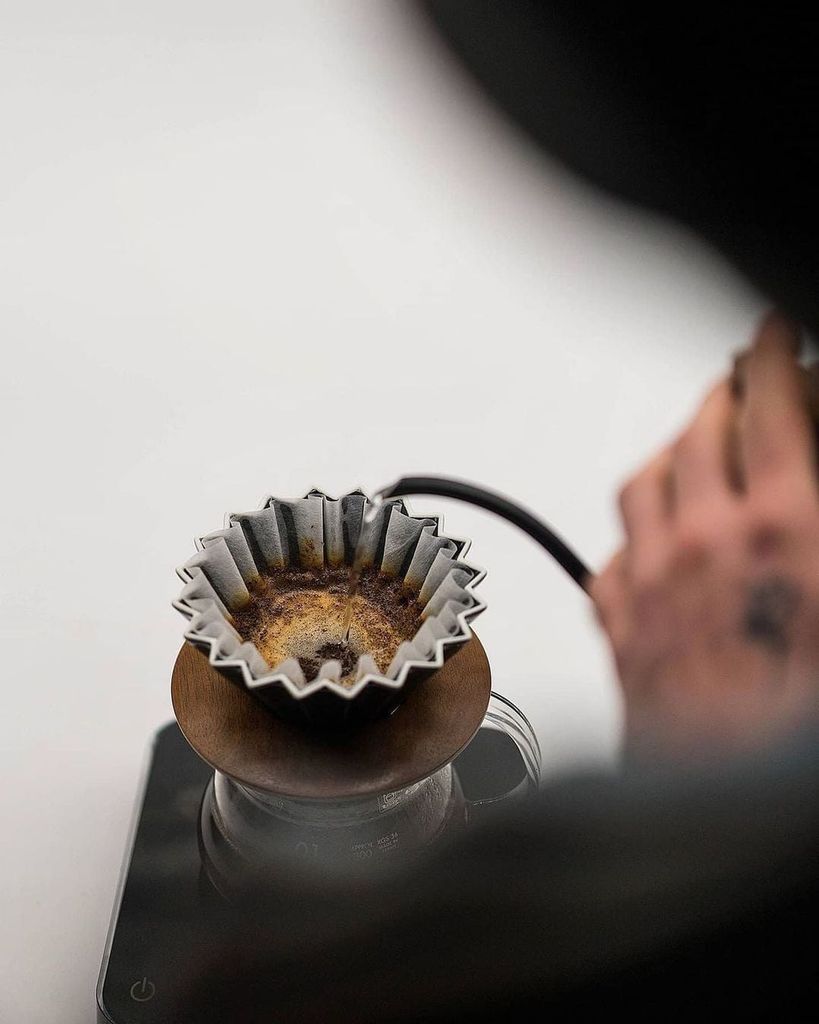 Nhiệt độ nước cho V60: khi nào nên tăng, khi nào nên giảm?