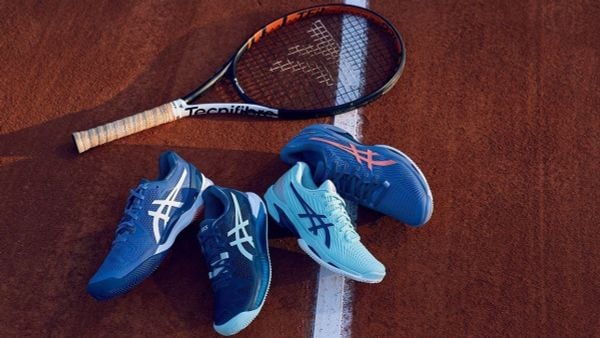 Chơi tốt hơn với 5 dòng giày pickleball Asics chuyên dụng