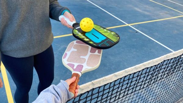 Nên chọn vợt Pickleball 14mm hay 16mm? Bí mật đằng sau độ dày lõi vợt