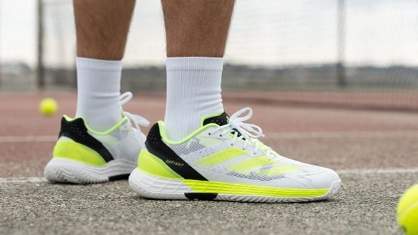 Review Adidas Defiant Speed 2 mẫu giày tốc độ siêu bền bỉ