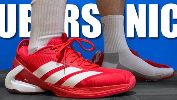 Review Adidas Ubersonic 5: Chiến binh tốc độ siêu nhẹ