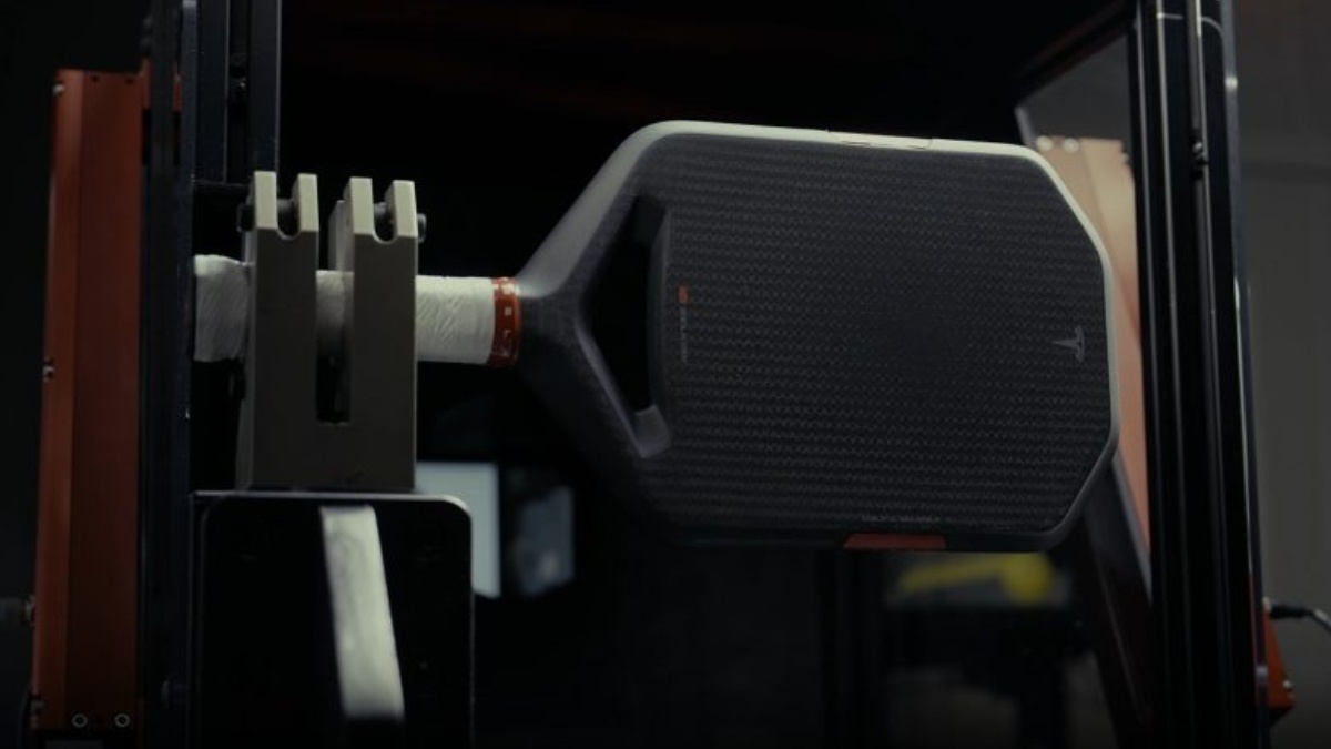 Selkirk x Tesla Plaid: Cú bắt tay đột phá giữa 2 thương hiệu hàng đầu