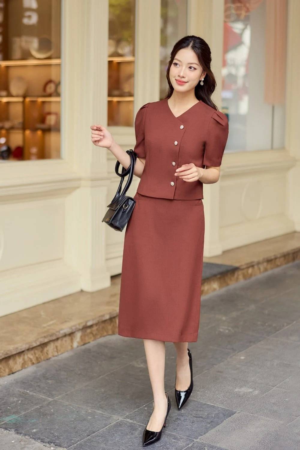 Mẫu đầm dài qua gối cho tuổi trung niên