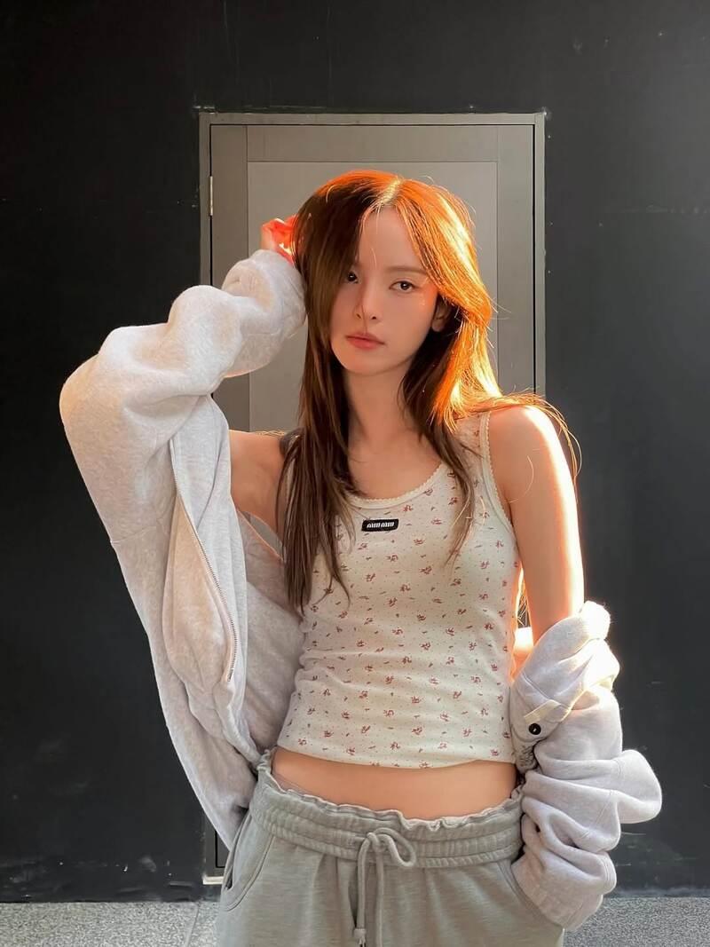 Áo croptop kiểu hàn quốc là gì?