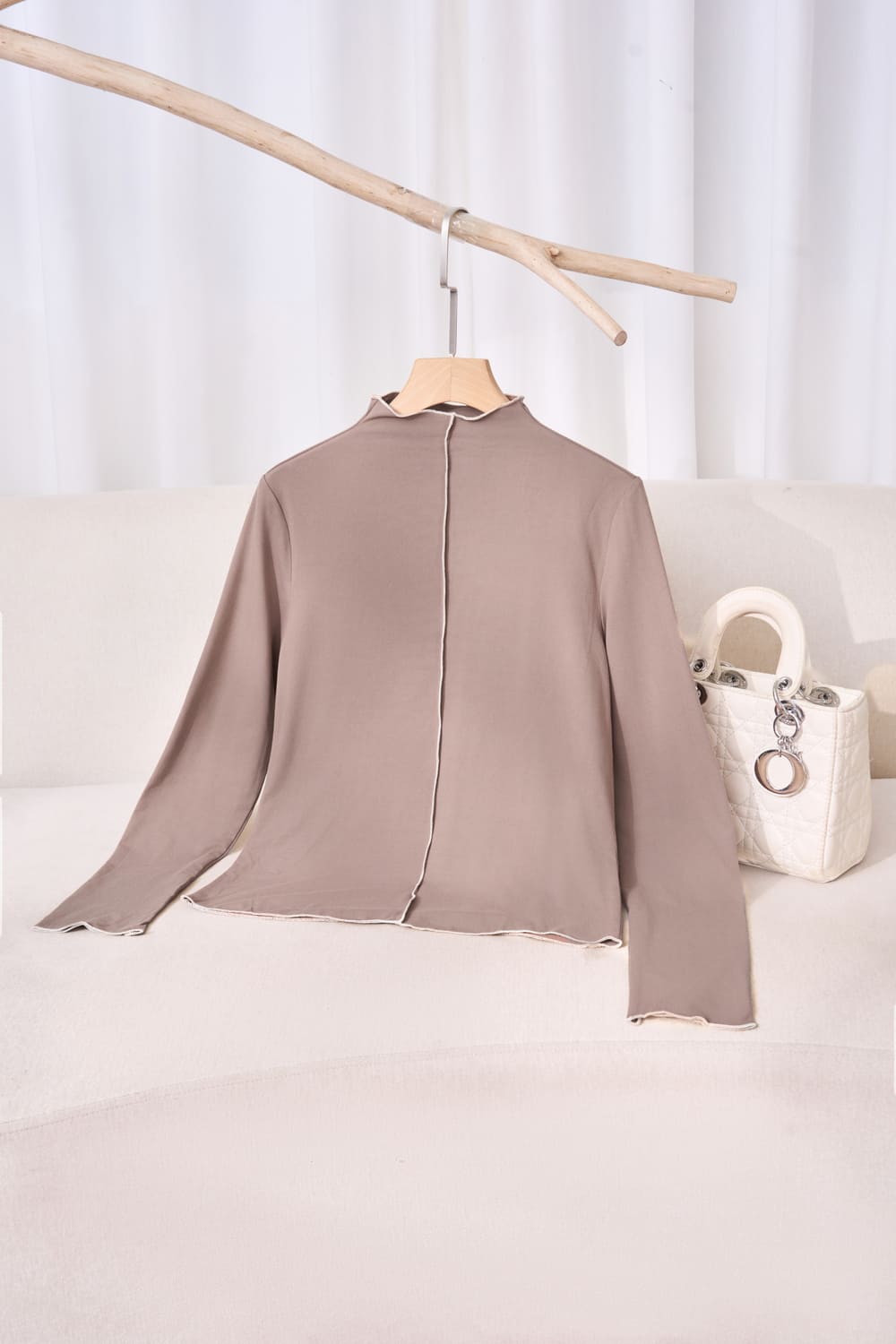 Áo nỉ bông cotton nữ dài tay dáng ôm cổ cao viền bèo