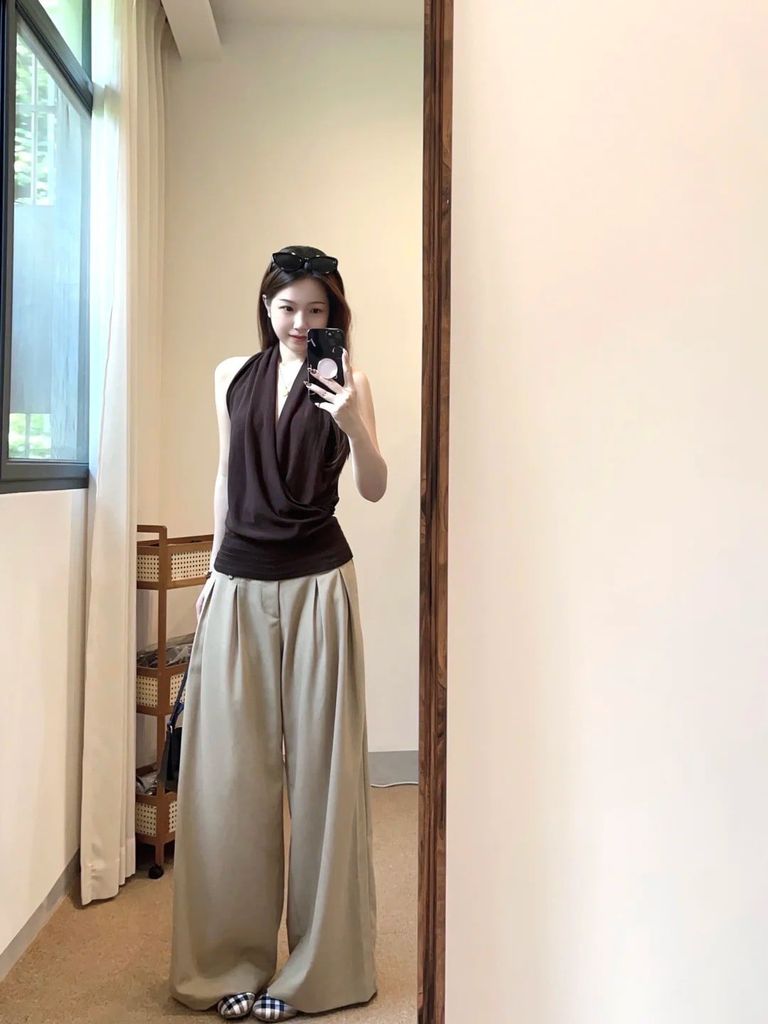 áo hở lưng mặc với gì