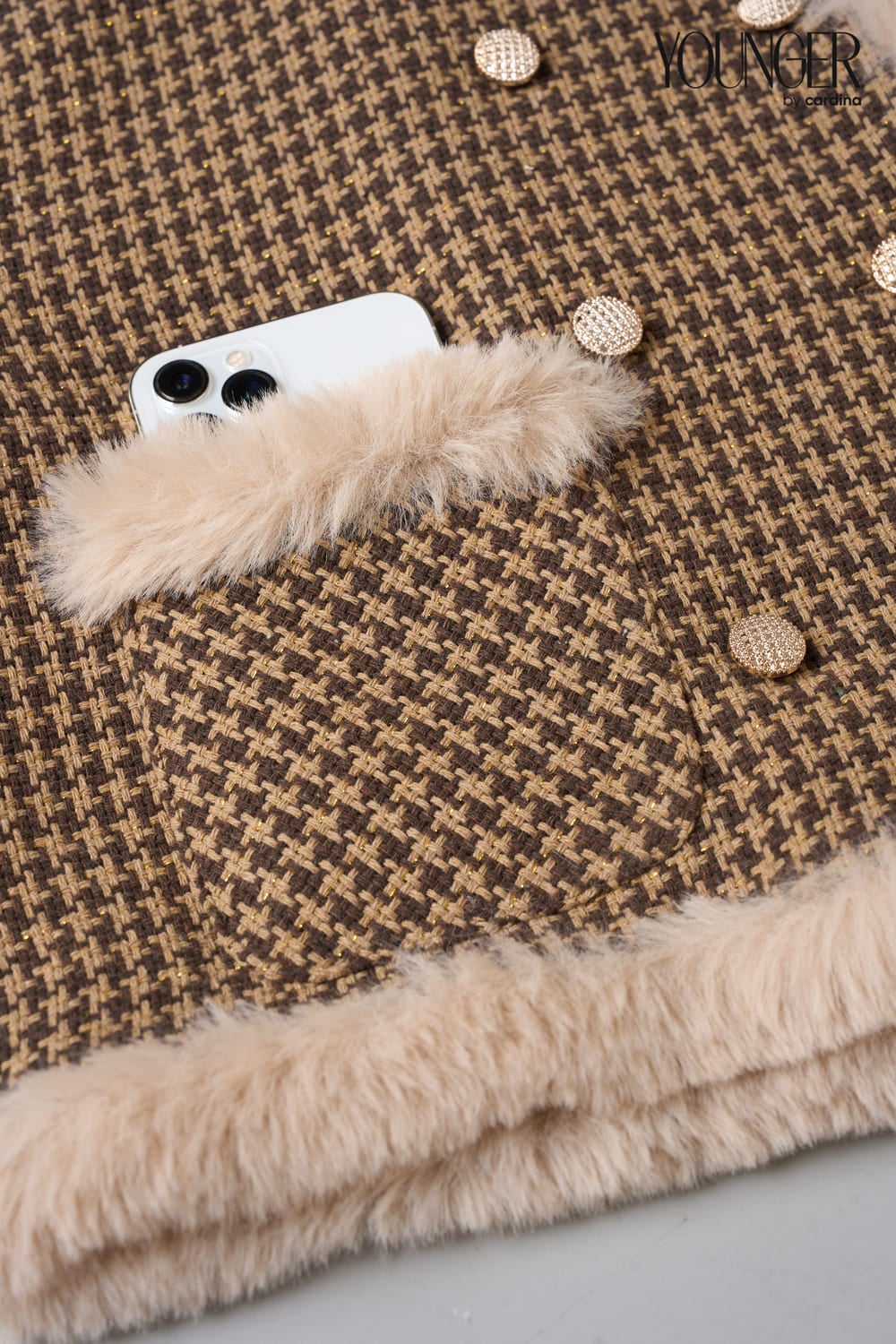 Áo khoác ngắn dạ Tweed phối lông cừu cổ tròn họa tiết nanh sói