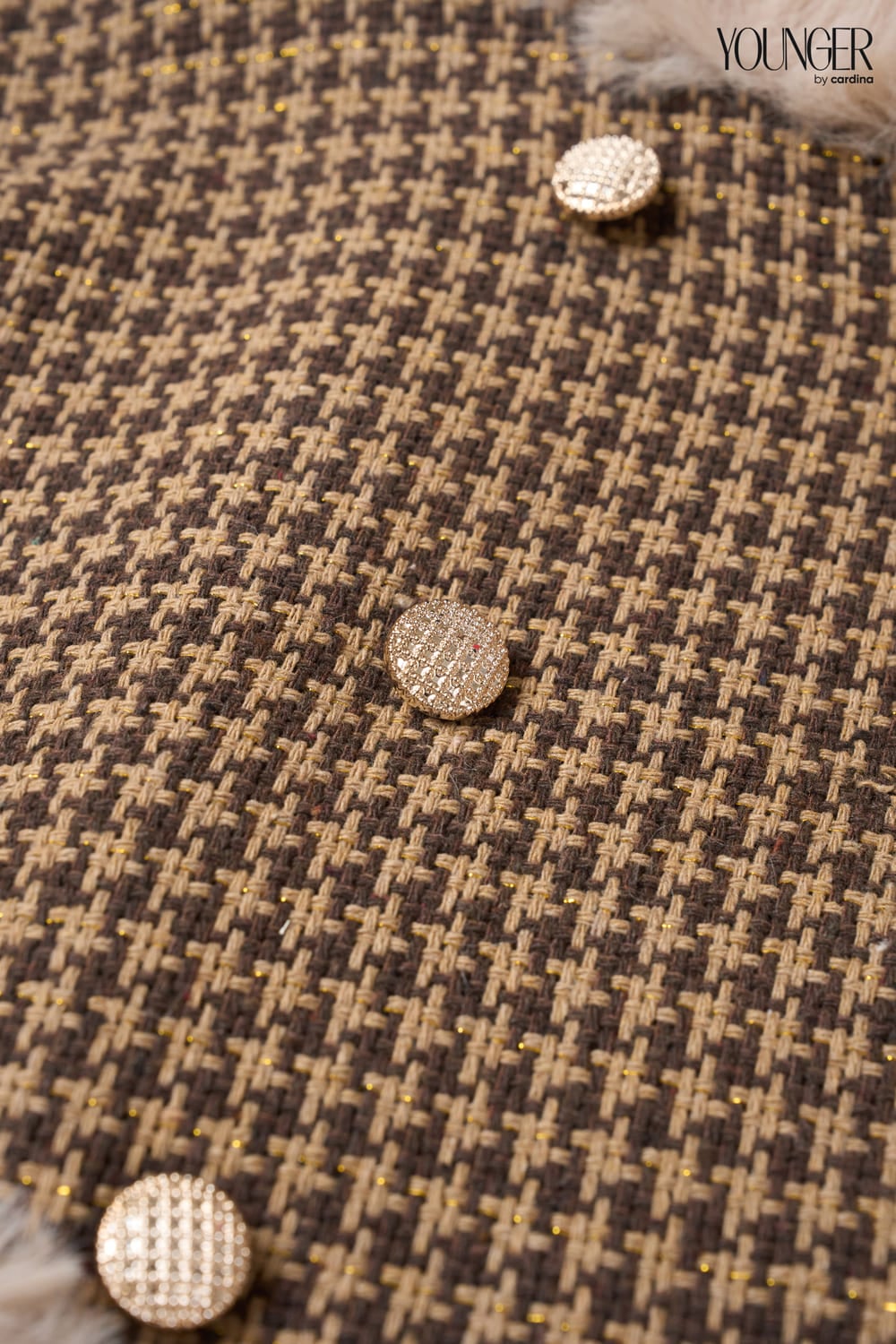 Áo khoác ngắn dạ Tweed phối lông cừu cổ tròn họa tiết nanh sói