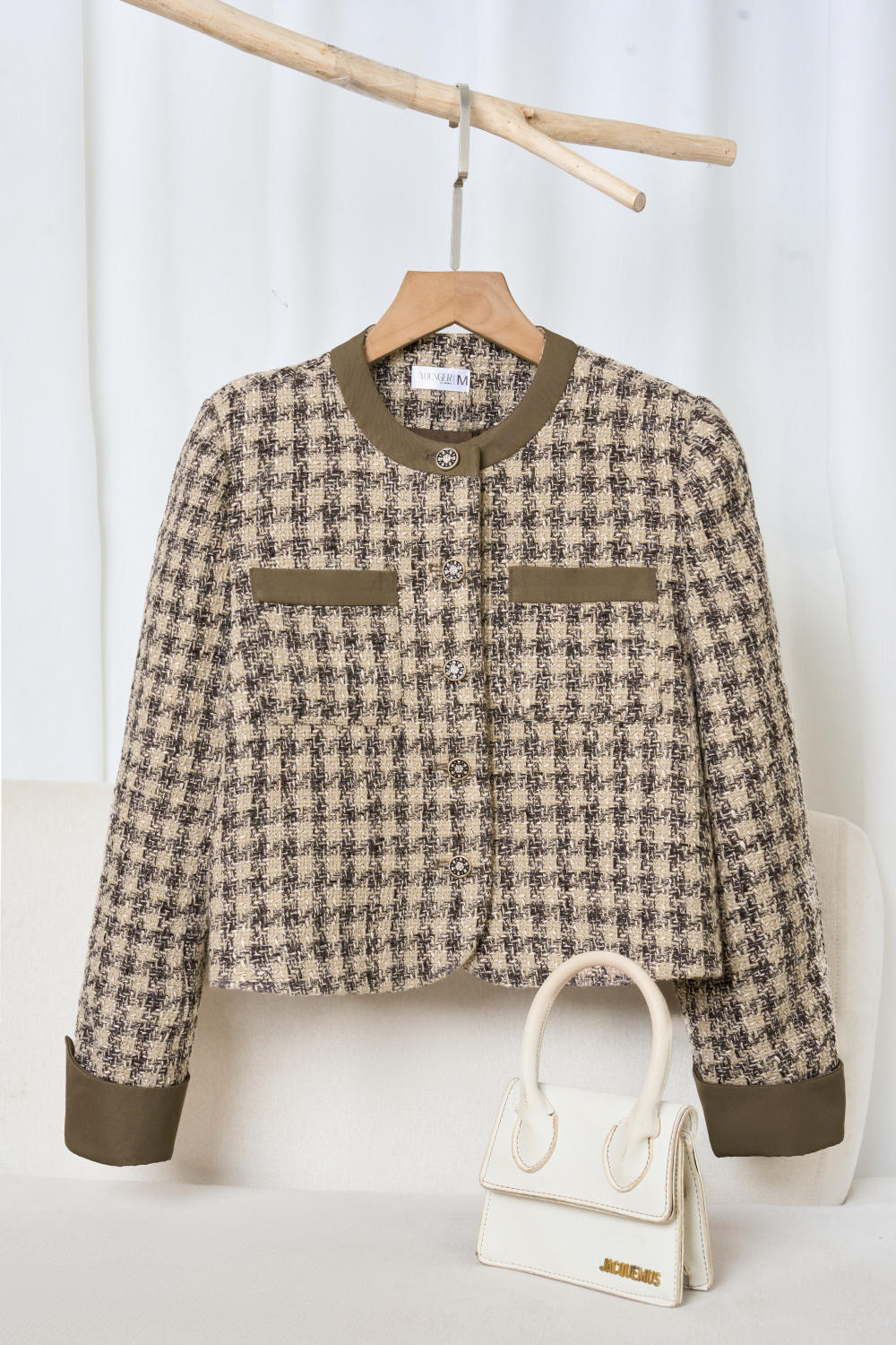 Áo khoác dạ Tweed dáng ngắn không cổ phối viền sang trọng