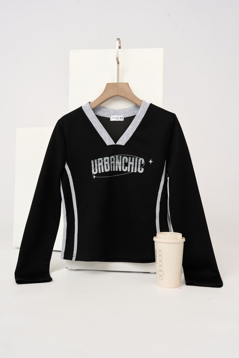 Áo thun nữ vải umi mềm dáng croptop dài tay cổ V phối màu