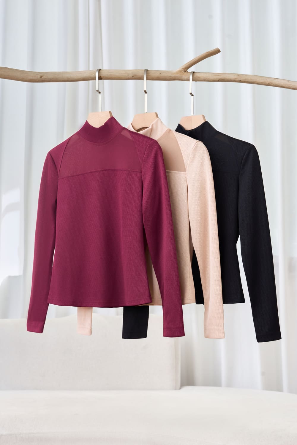 Áo len nữ vải len gân dài tay cao cổ phối lưới ngực