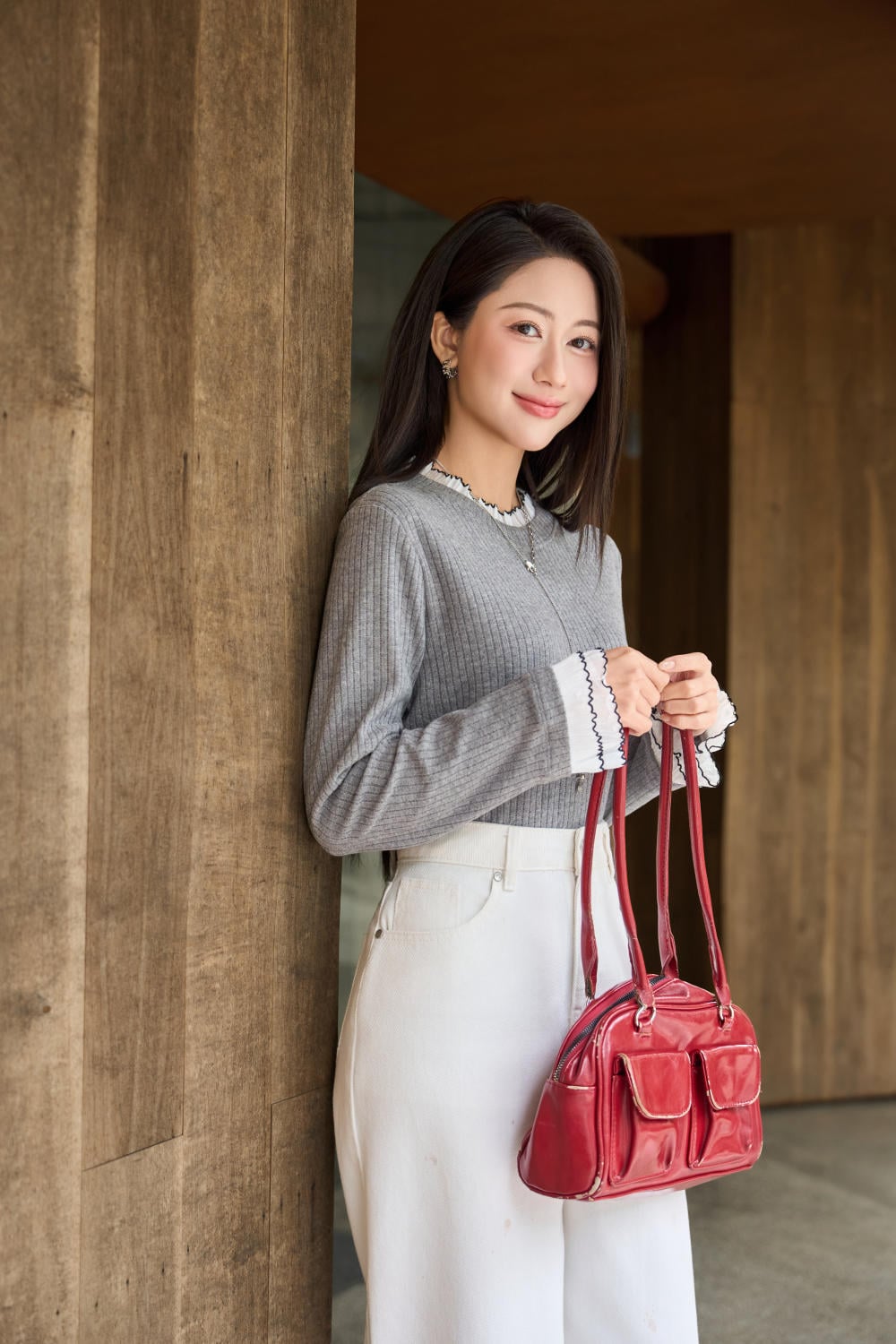 Áo nỉ nữ lông cừu sọc to dáng suông phối bèo cổ tay