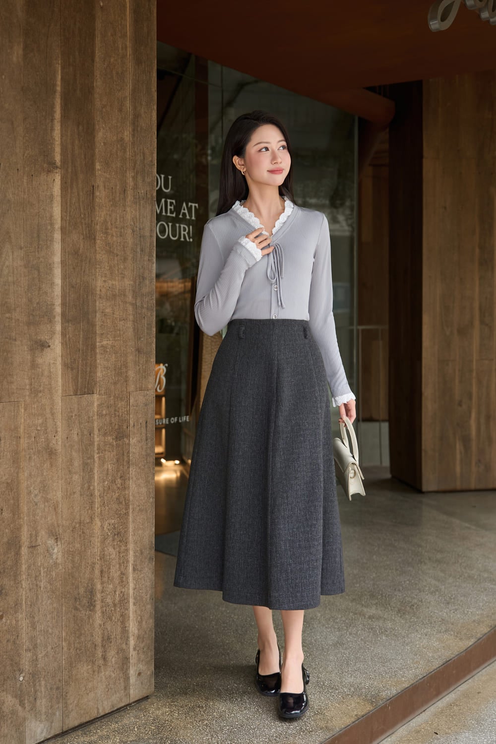 Áo dài tay dáng ôm phối cổ tim bèo