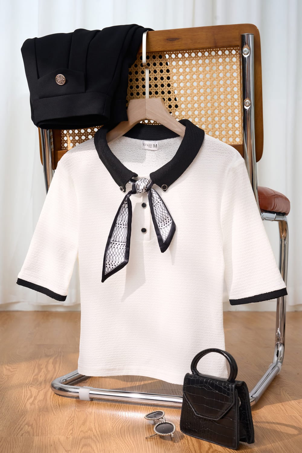 Áo tay lỡ phối cổ kèm khăn