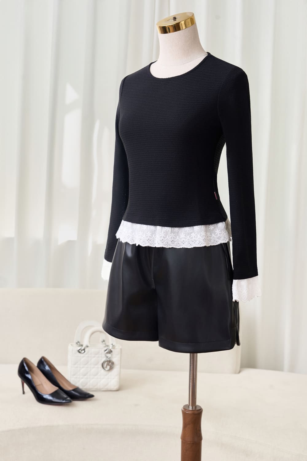 Áo kiểu nữ Cardina dòng thời trang vải len xốp dáng ôm dài tay phối ren gấu