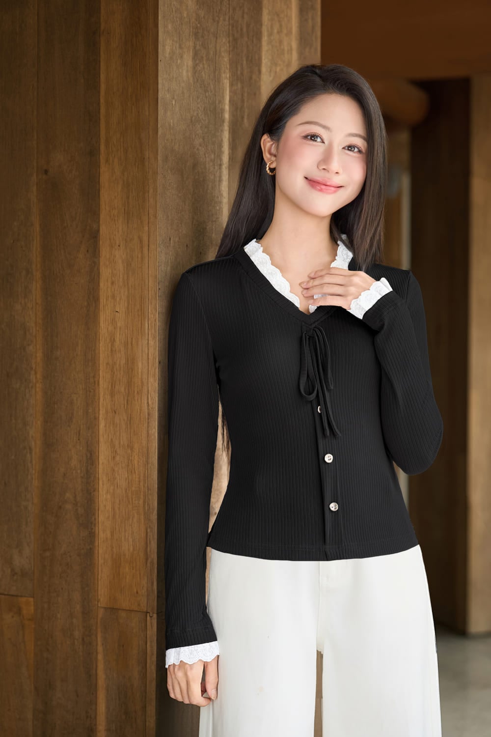 Áo dài tay dáng ôm phối cổ tim bèo