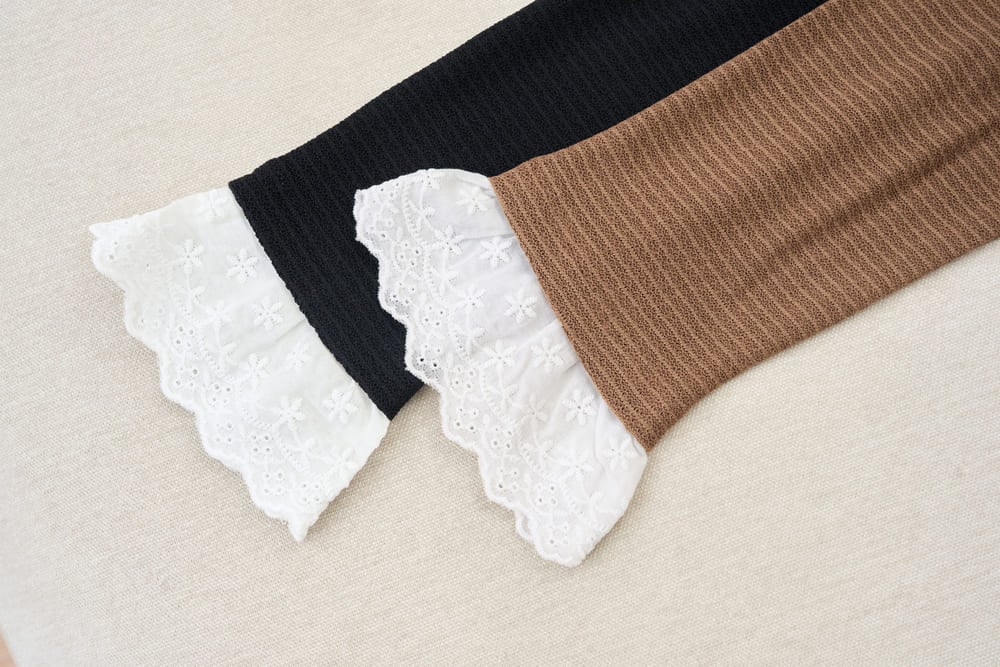 Áo kiểu nữ Cardina dòng thời trang vải len xốp dáng ôm dài tay phối ren gấu