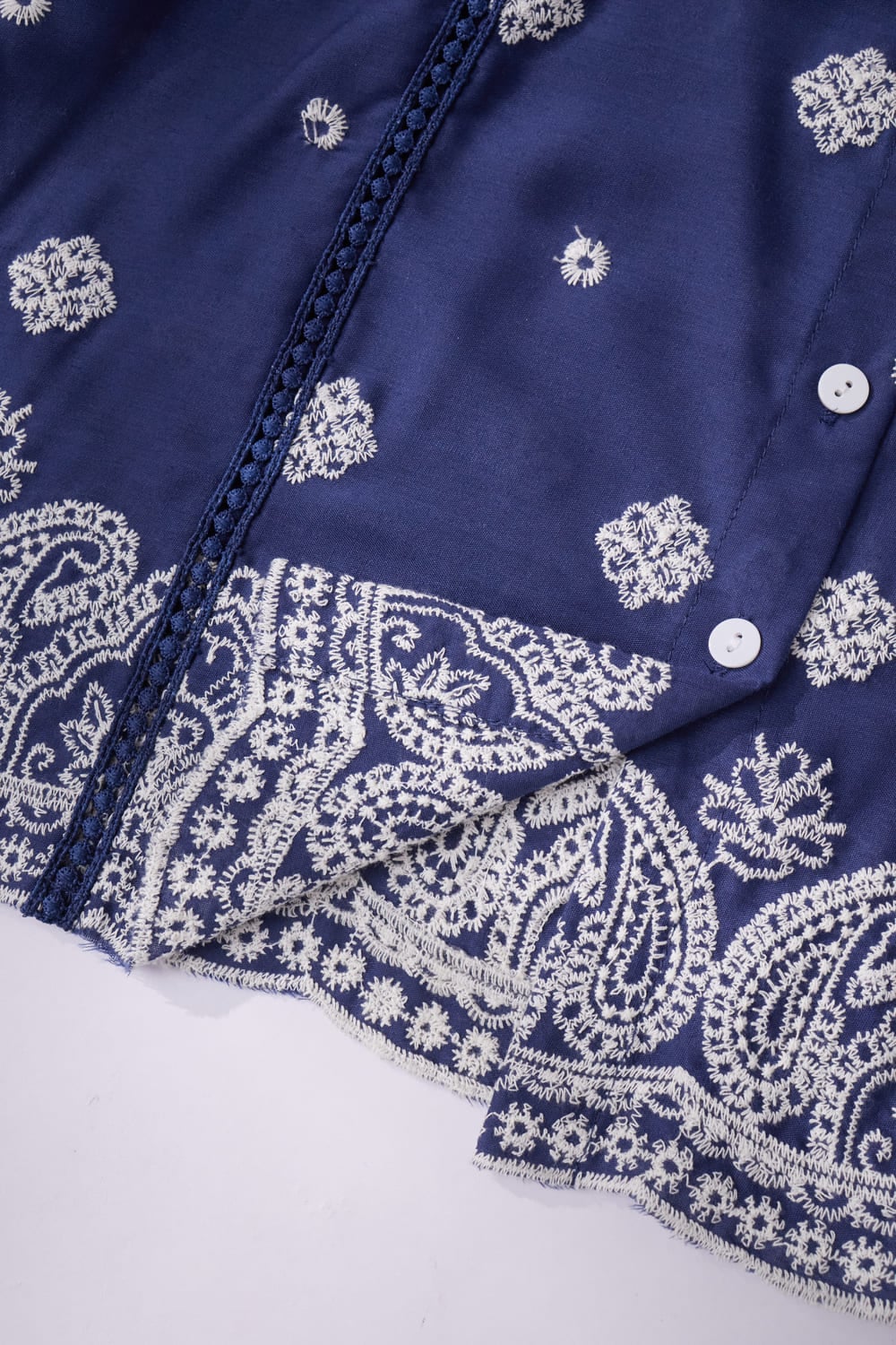 Áo sơ mi croptop cổ tàu dài tay