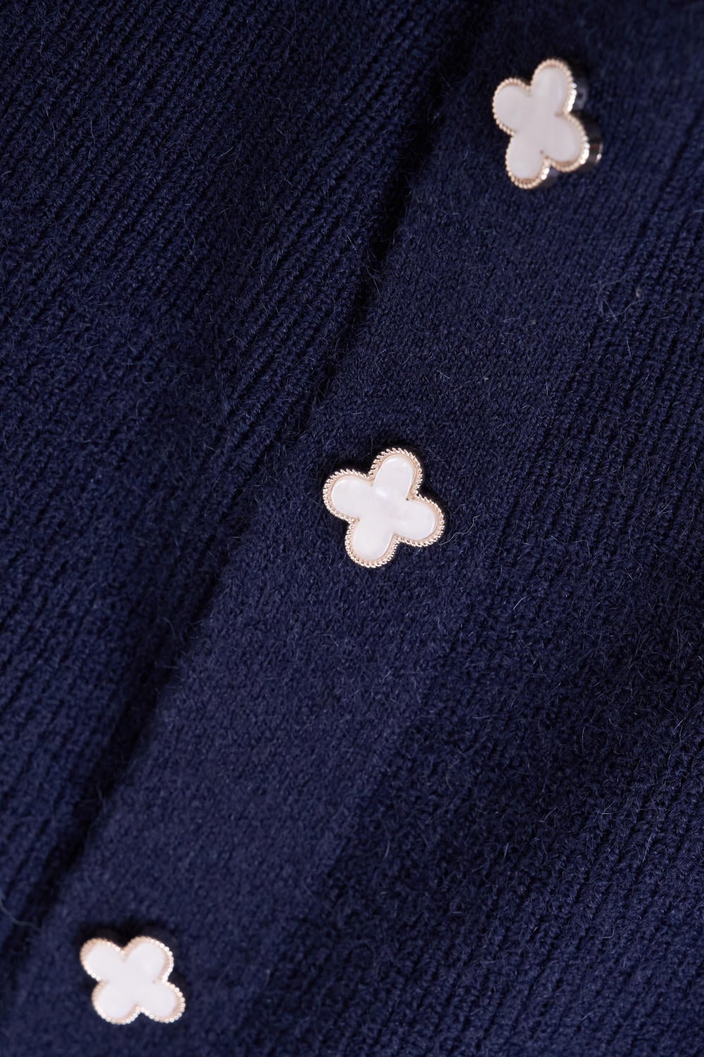 Áo len nữ lông thỏ dài tay cổ nơ lụa gấu sóng.