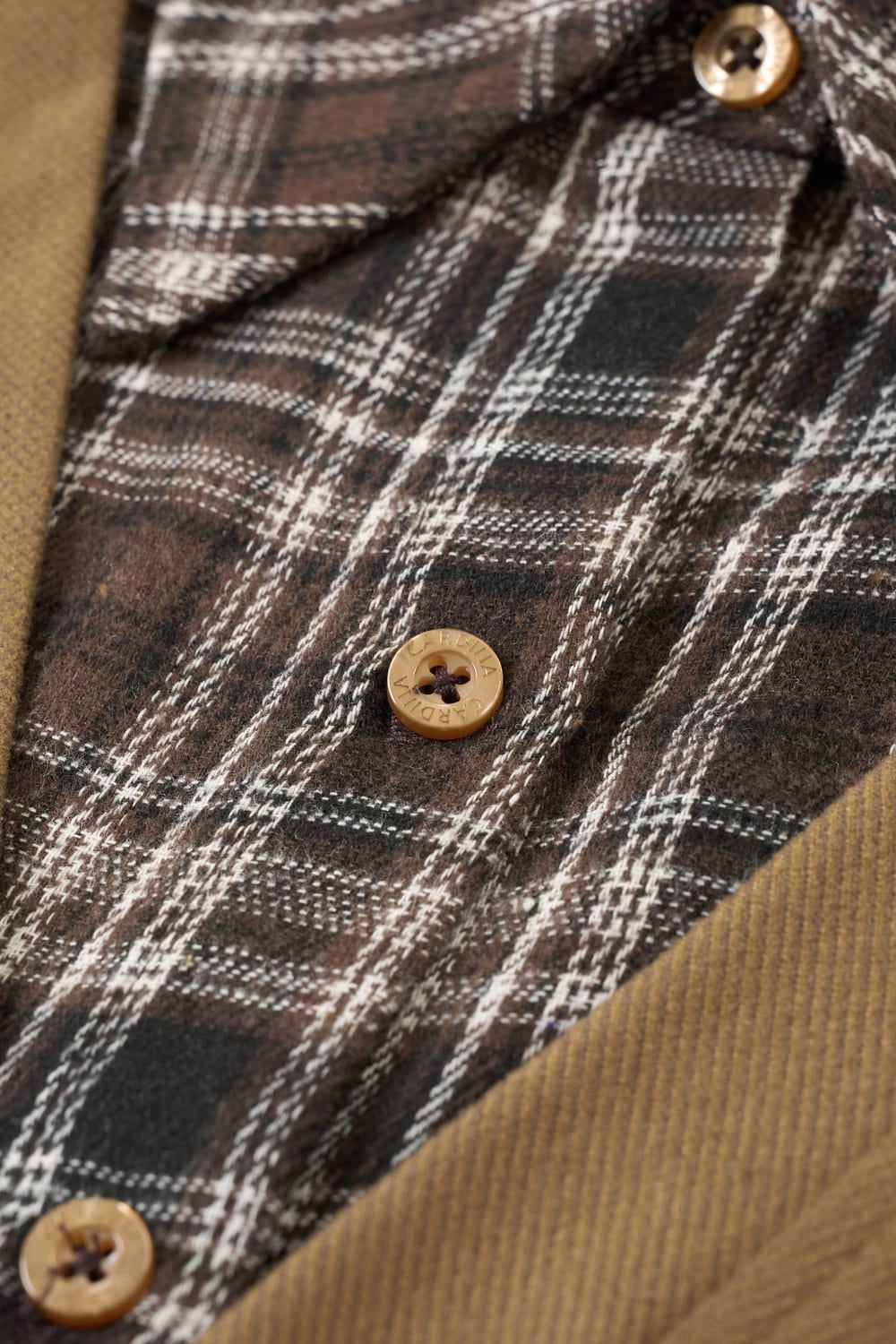 Áo nỉ dạ dài tay phối cổ sơ mi giả cardigan.