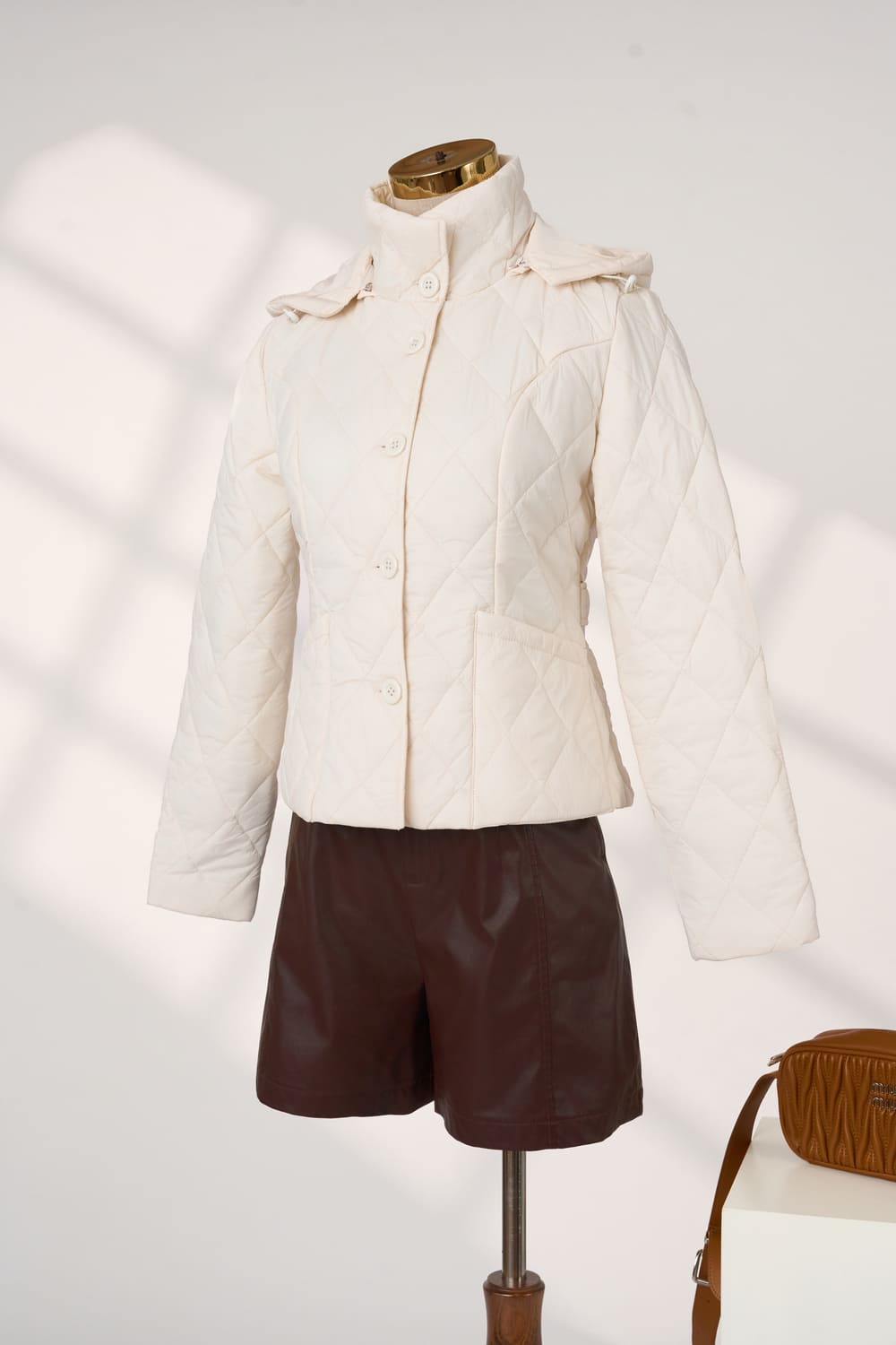 Áo phao nữ Cardina chần trám dáng ngắn có mũ