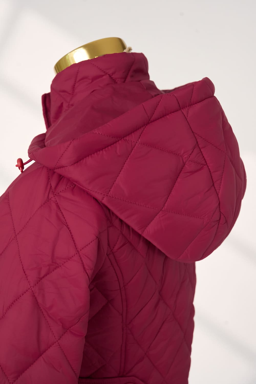 Áo phao nữ Cardina chần trám dáng ngắn có mũ