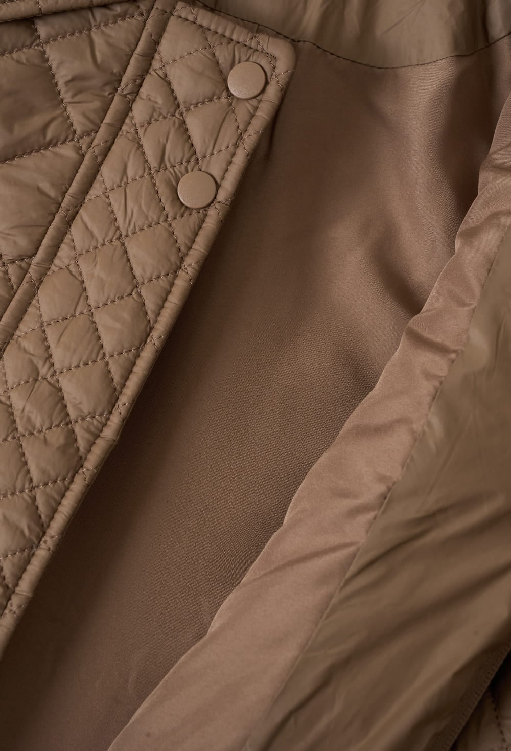 Áo phao nữ Crystal vải gió cao cấp chần họa tiết quả trám