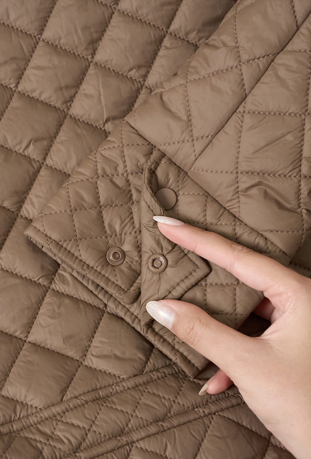 Áo phao nữ Crystal vải gió cao cấp chần họa tiết quả trám