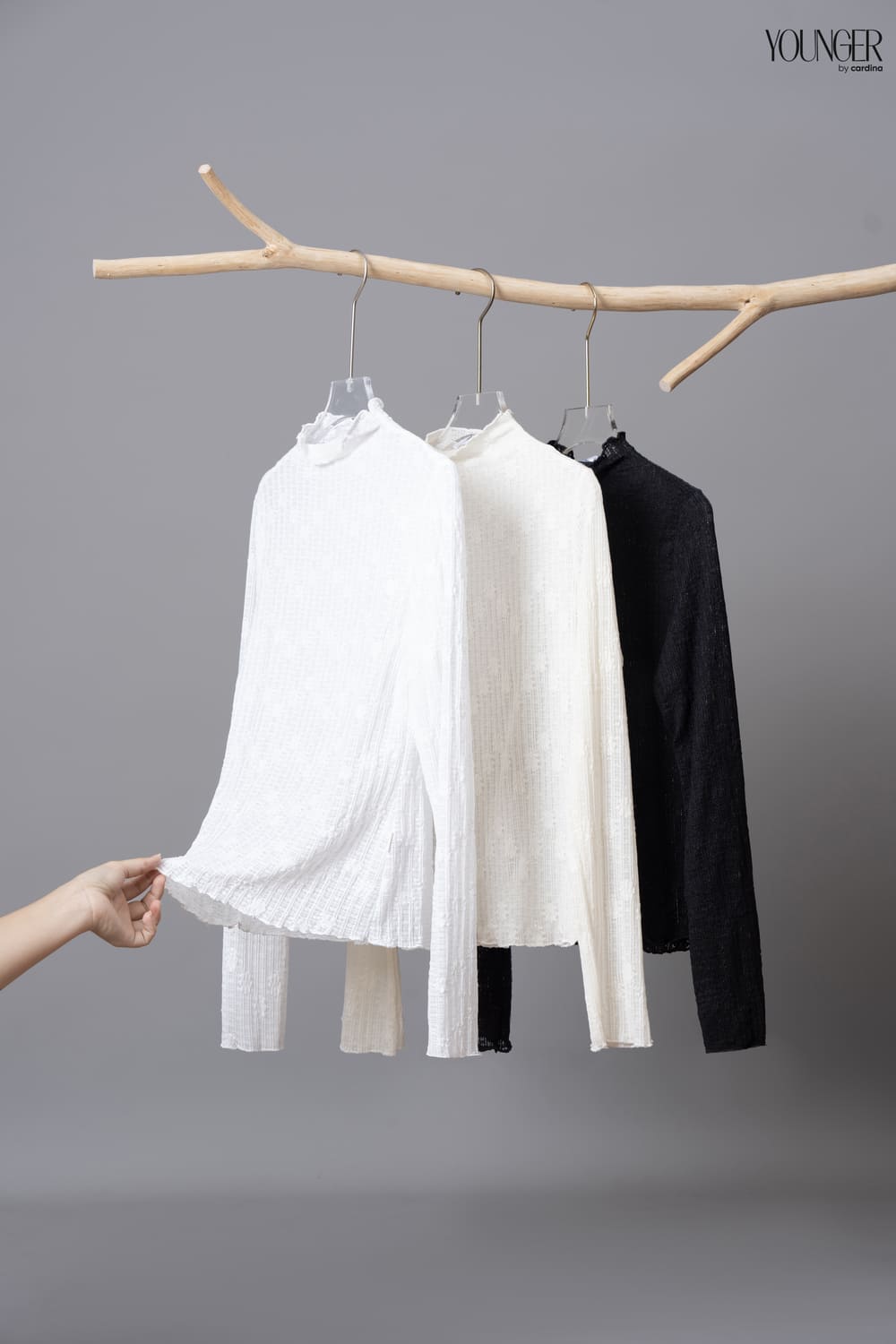 Áo giữ nhiệt ren cổ leo