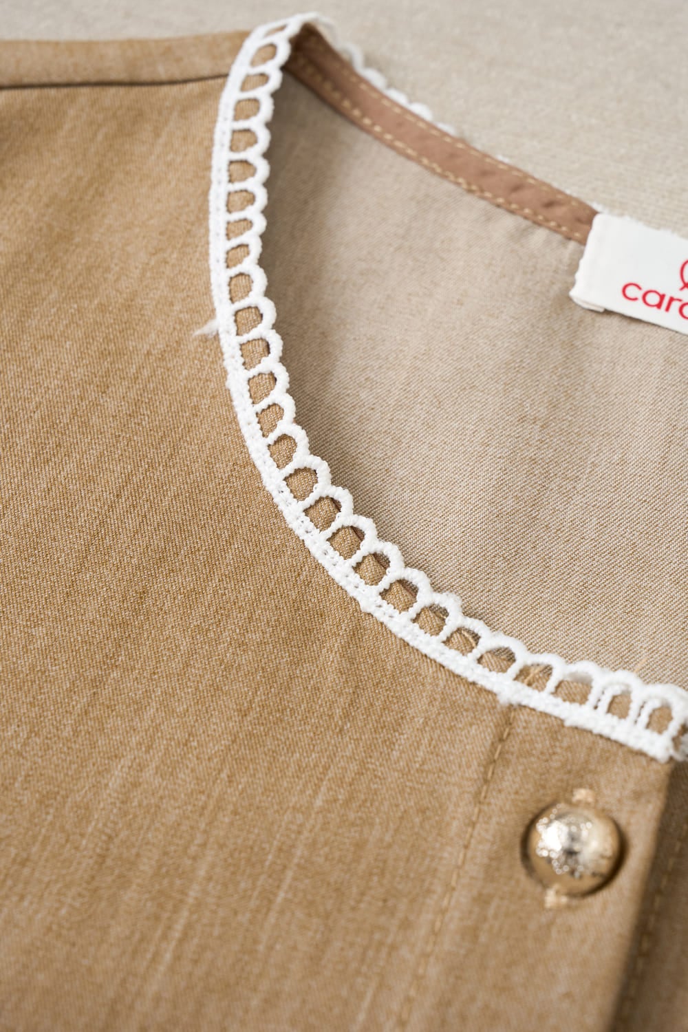 Áo Denim lụa sát nách cổ tròn phối gấu ren điệu đà