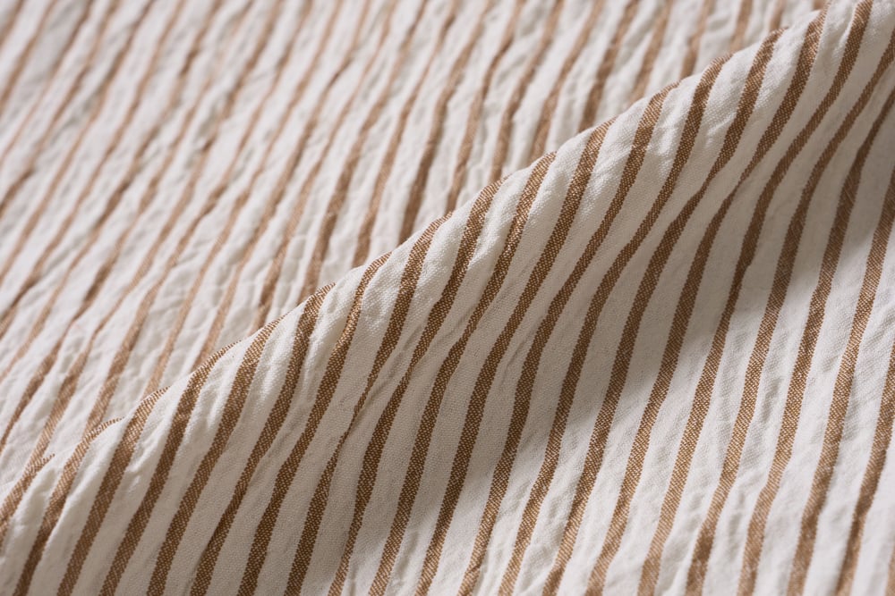 Áo sơ mi thô kẻ tay cộc cổ đức nẹp giấu khuy