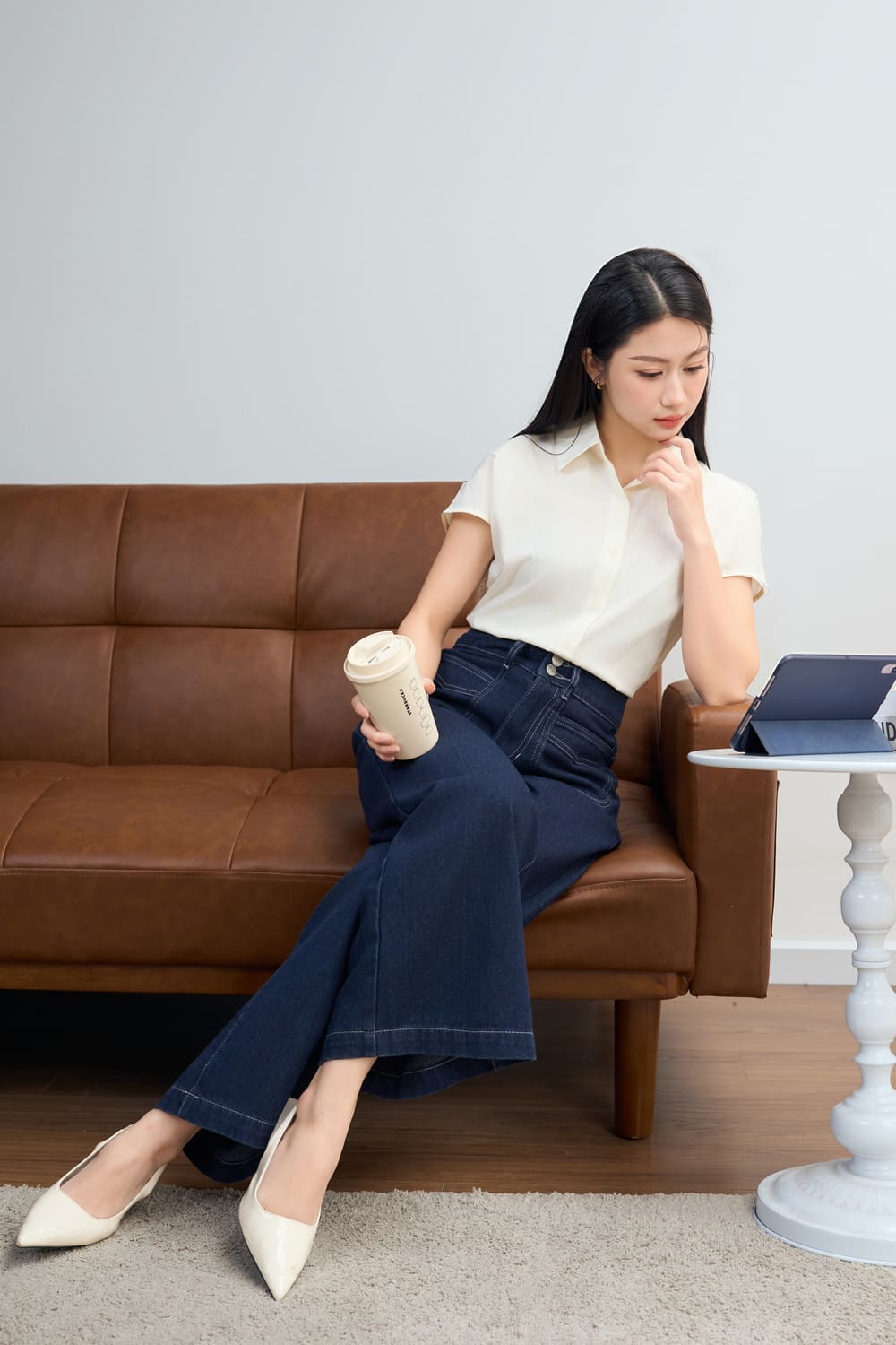 Áo sơ mi nữ vải thô gió cổ đức tay chờm phối lưng thêu hoa