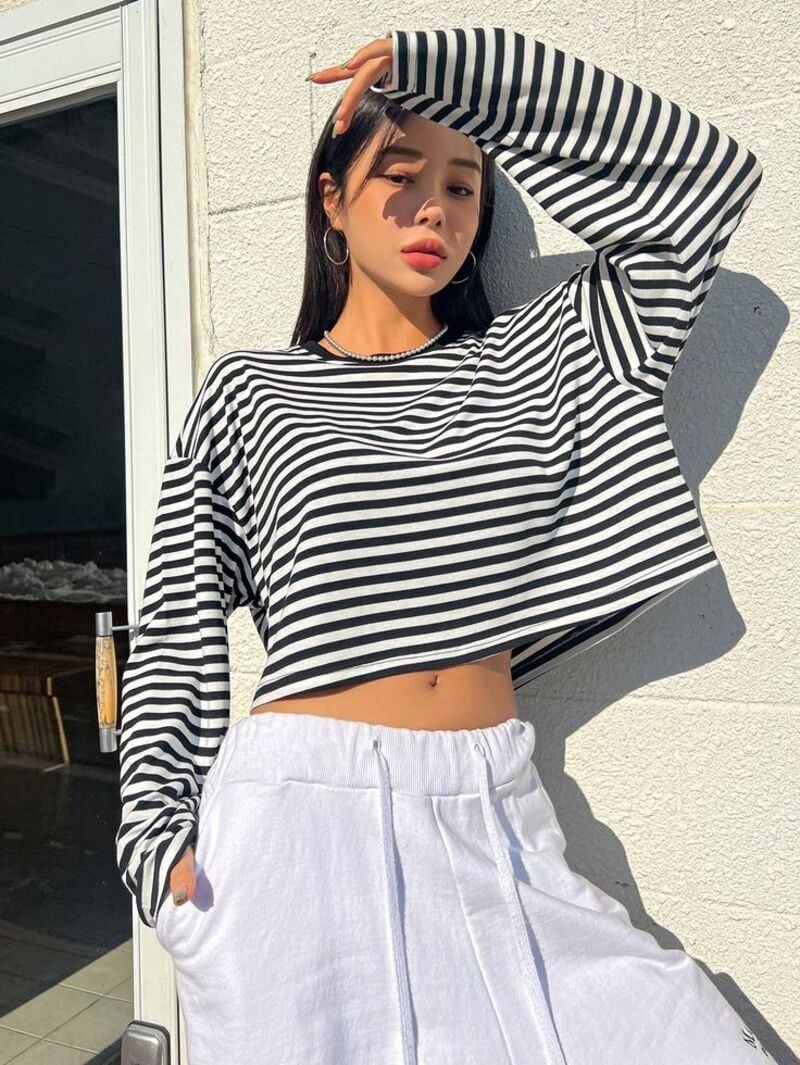 áo sọc đen trắng