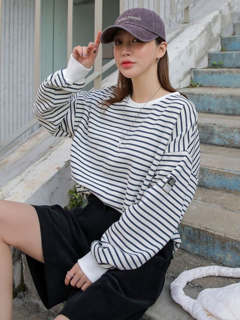 Áo sọc đen trắng