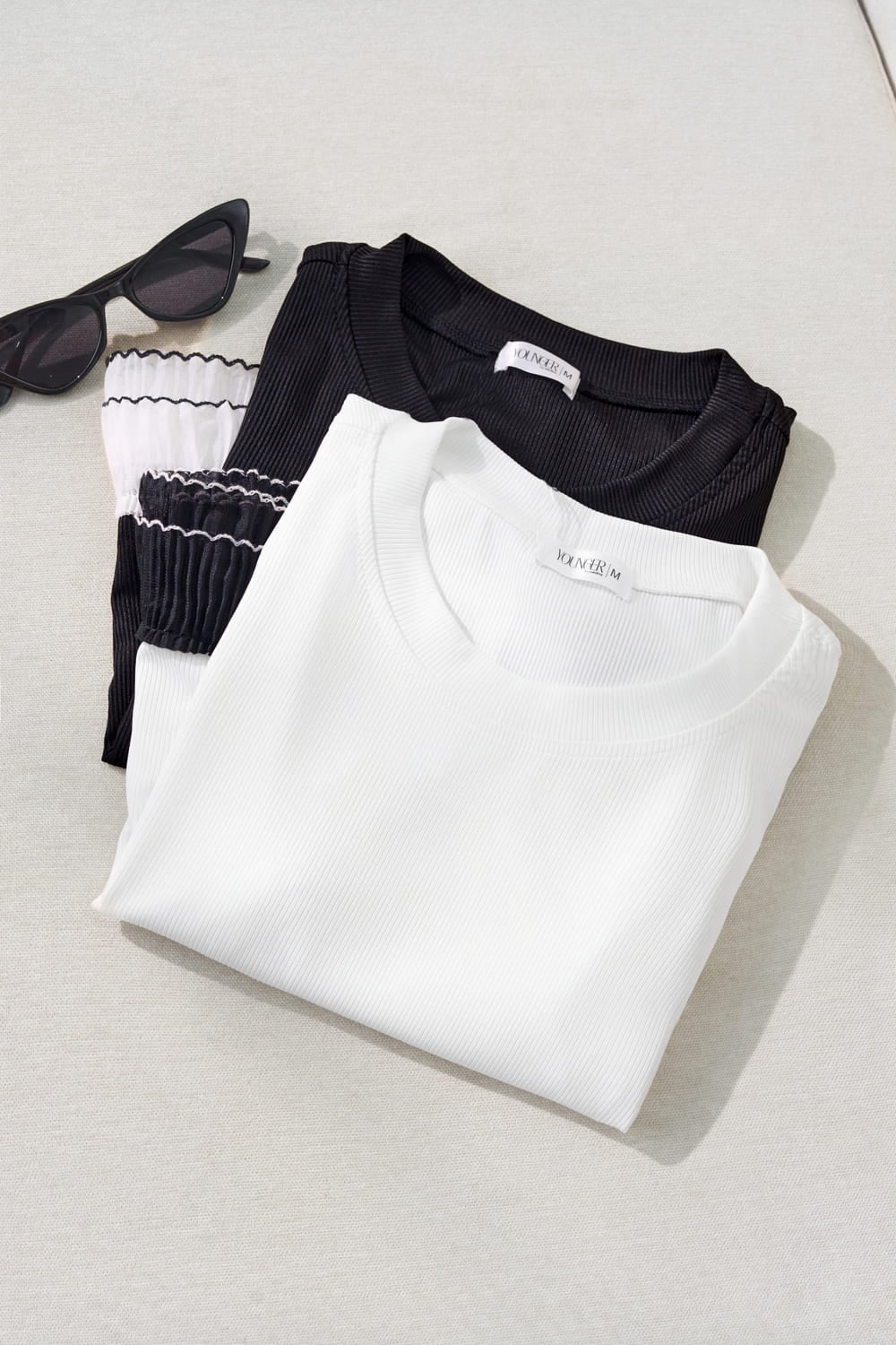 Áo croptop nữ Cardina tăm lạnh dài tay cổ tròn gấu bèo