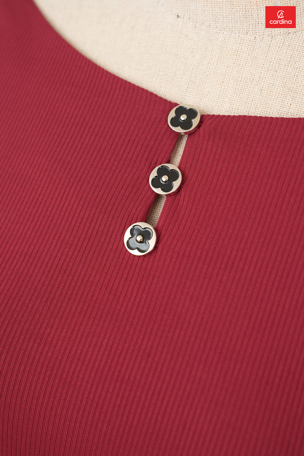 Áo dài tay cổ thuyền cách điệu