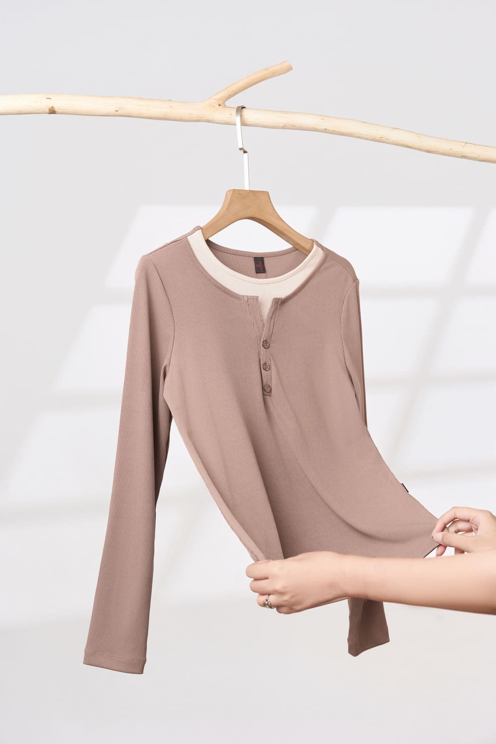 Áo tăm dài tay cổ trụ tròn có phối