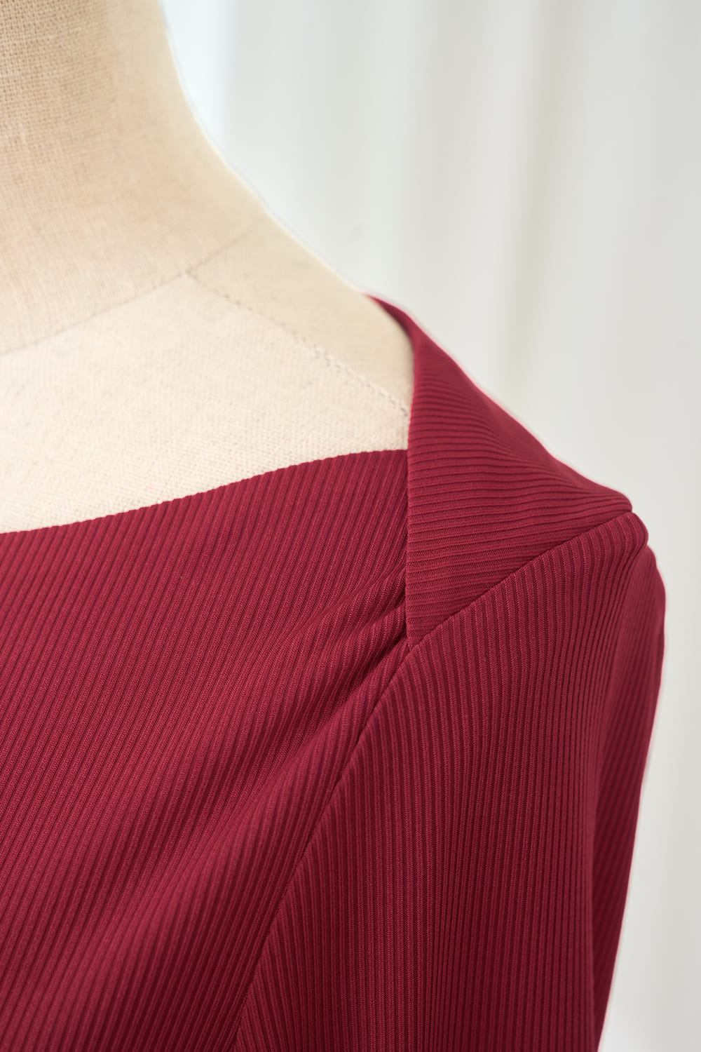 Áo dài tay cổ thuyền cách điệu