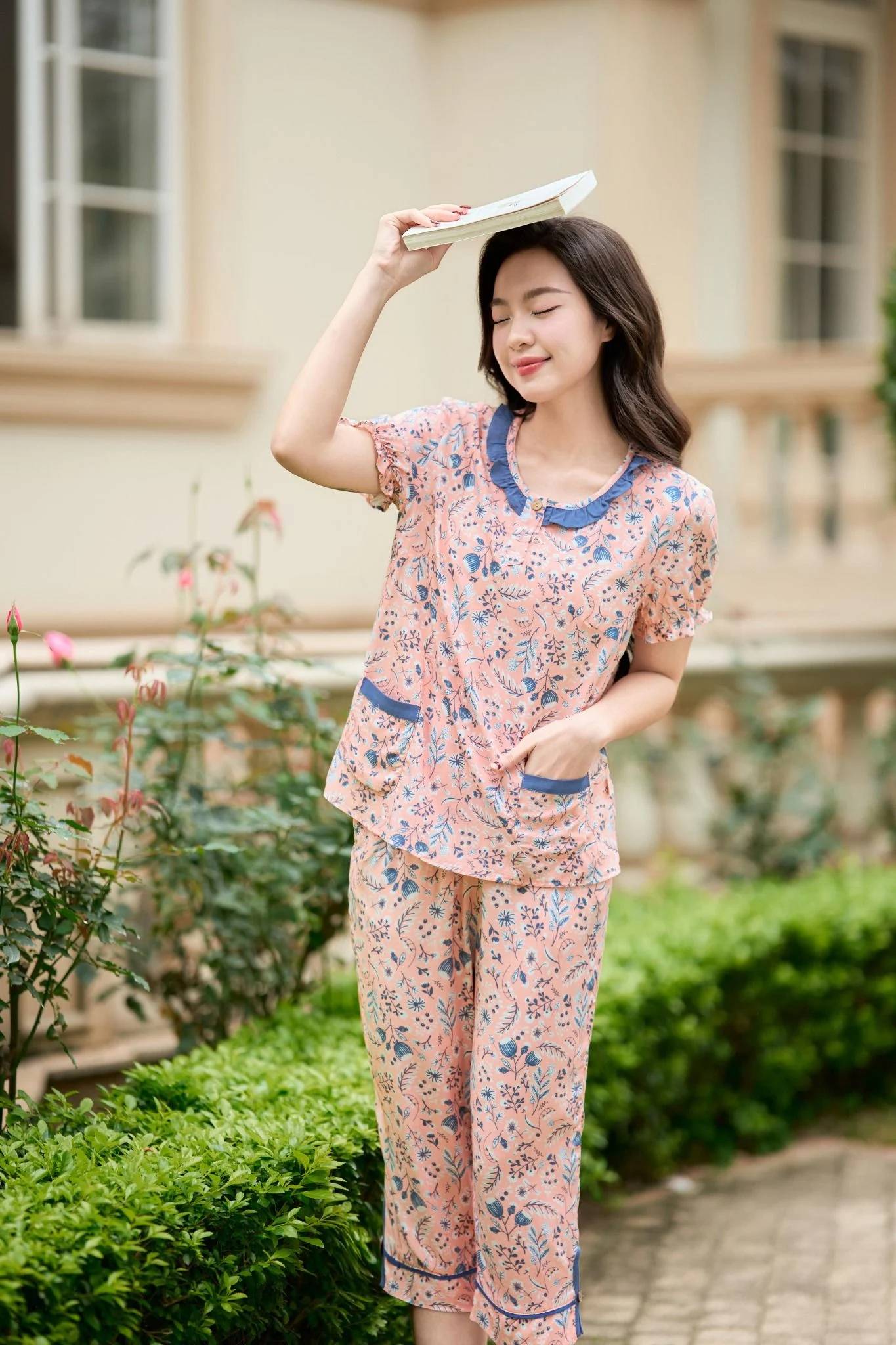 Bộ đồ hoa nhí mặc nhà