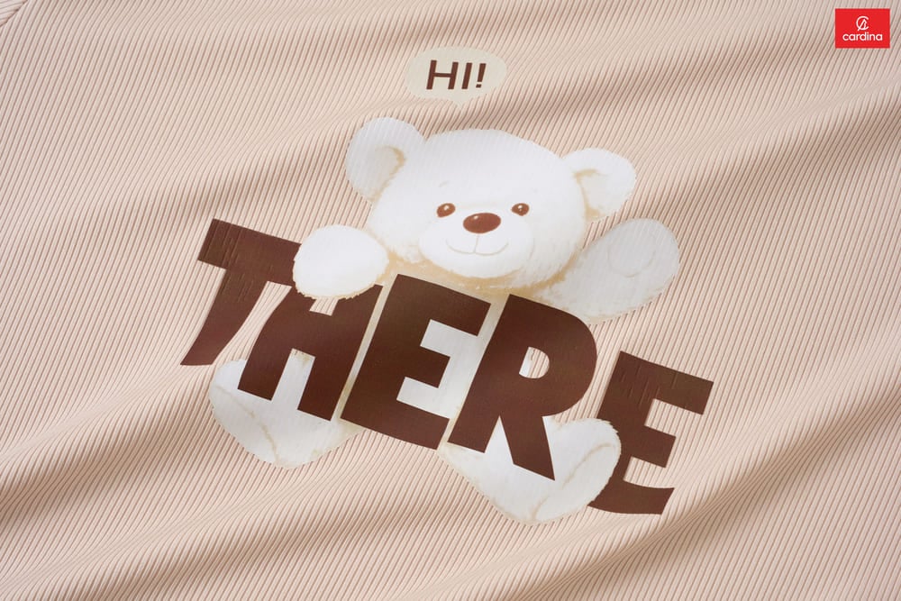 Bộ đồ đùi nữ vải tăm lạnh tay cộc cổ tròn phối viền in hình gấu