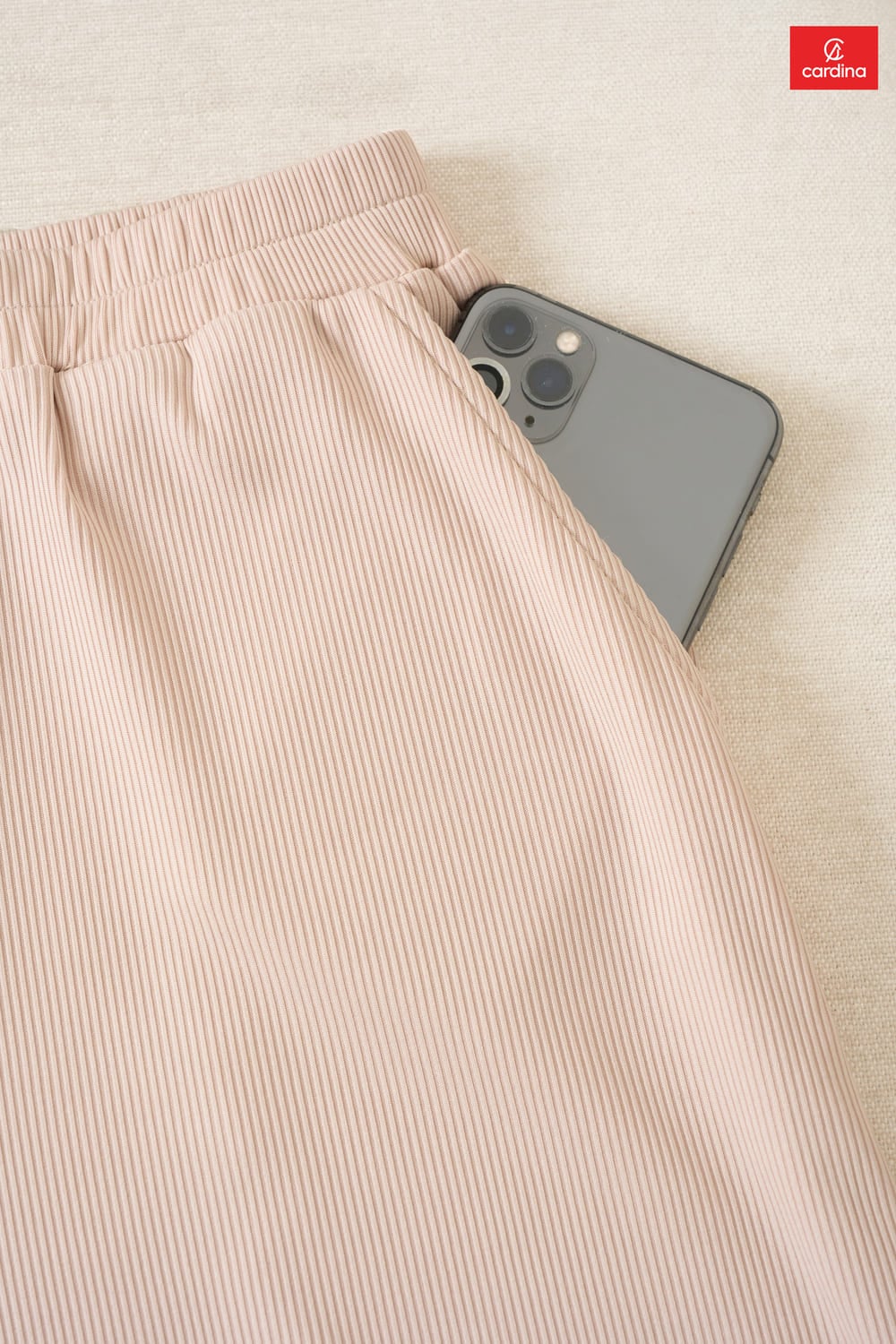 Bộ đồ đùi nữ vải tăm lạnh tay cộc cổ tròn phối viền in hình gấu