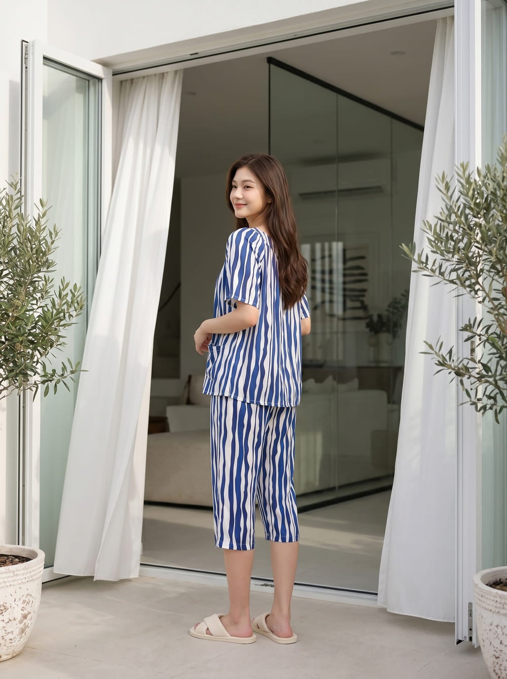Bộ lanh áo cộc quần lửng cổ V