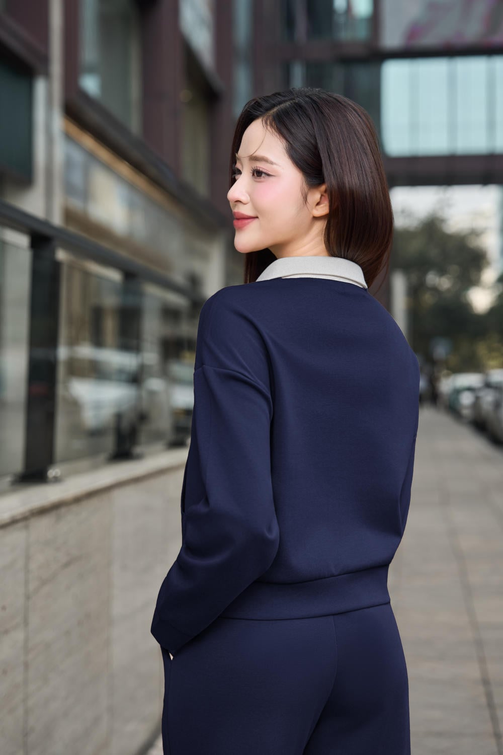 Áo thu đông nữ chất Umi dáng cổ đức phối túi hoodie năng động